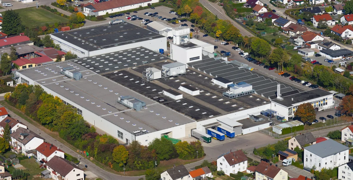 Dischingen-Varta-2026-09-30 (10) GEYER-LUFTBILD Neustart bei Varta Consumer Batteries: Rund 990 Arbeitsplätze bleiben erhalten, auch am Produktionsstandort Dischingen.