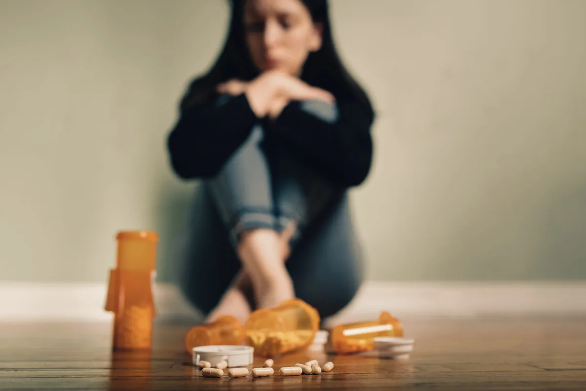 Bei der Einnahme von opioidhaltigen Medikamenten geht es jungen Menschen oft um Betäubung.