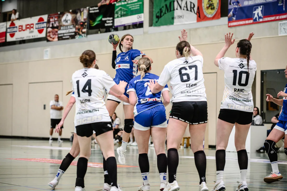 Überragend: Marie Brachert (beim Wurf) erzielte in der vergangenen Saison Tor um Tor.