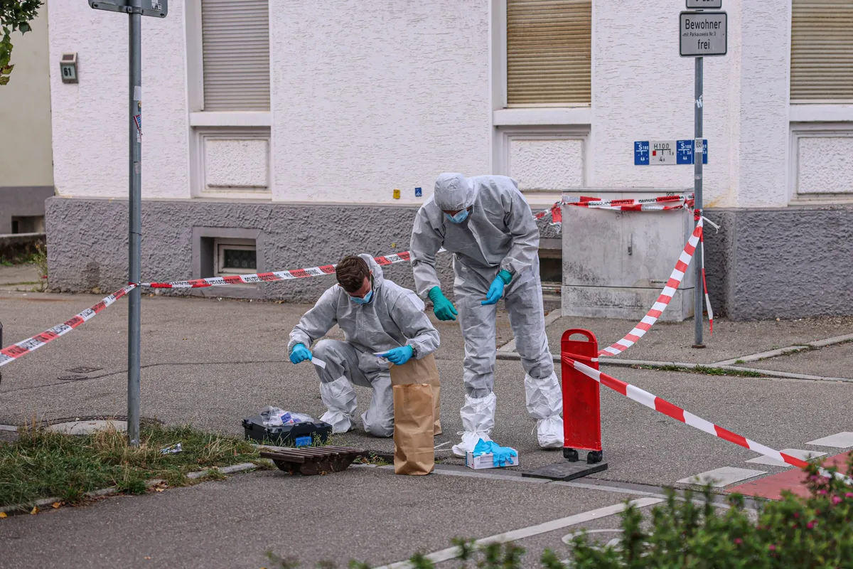Polizei sichert Spuren nach Schüssen in Heidenheim, Polizei sichert Spuren nach Schüssen in Heidenheim,