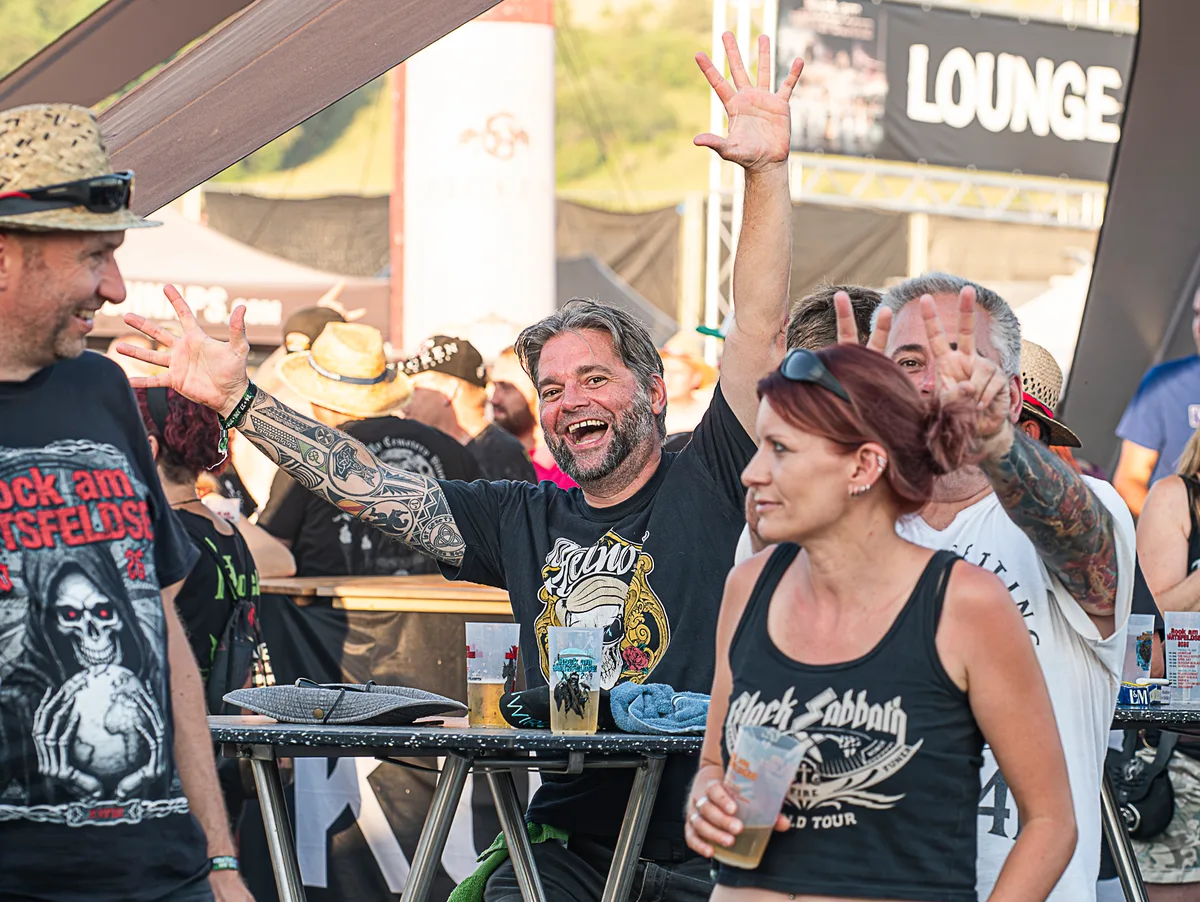Die rekordverdächtigen Temperaturen haben der Stimmung bei Rock am Härtsfeldsee keinen Abbruch getan. 