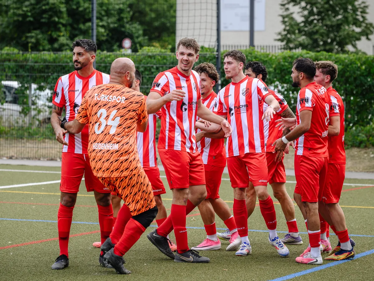 Fußball-Bezirksliga: Türkspor Heidenheim gegen TSG Nattheim Ein gewohntes (Jubel-)Bild: Die Fußballer von Türkspor Heidenheim sind sehr gut in die Saison in der Bezirksliga gestartet.