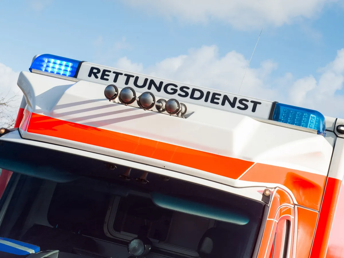 Rettungsdienst Der Rettungsdienst auf dem Weg zum Einsatz, Symbolfoto.