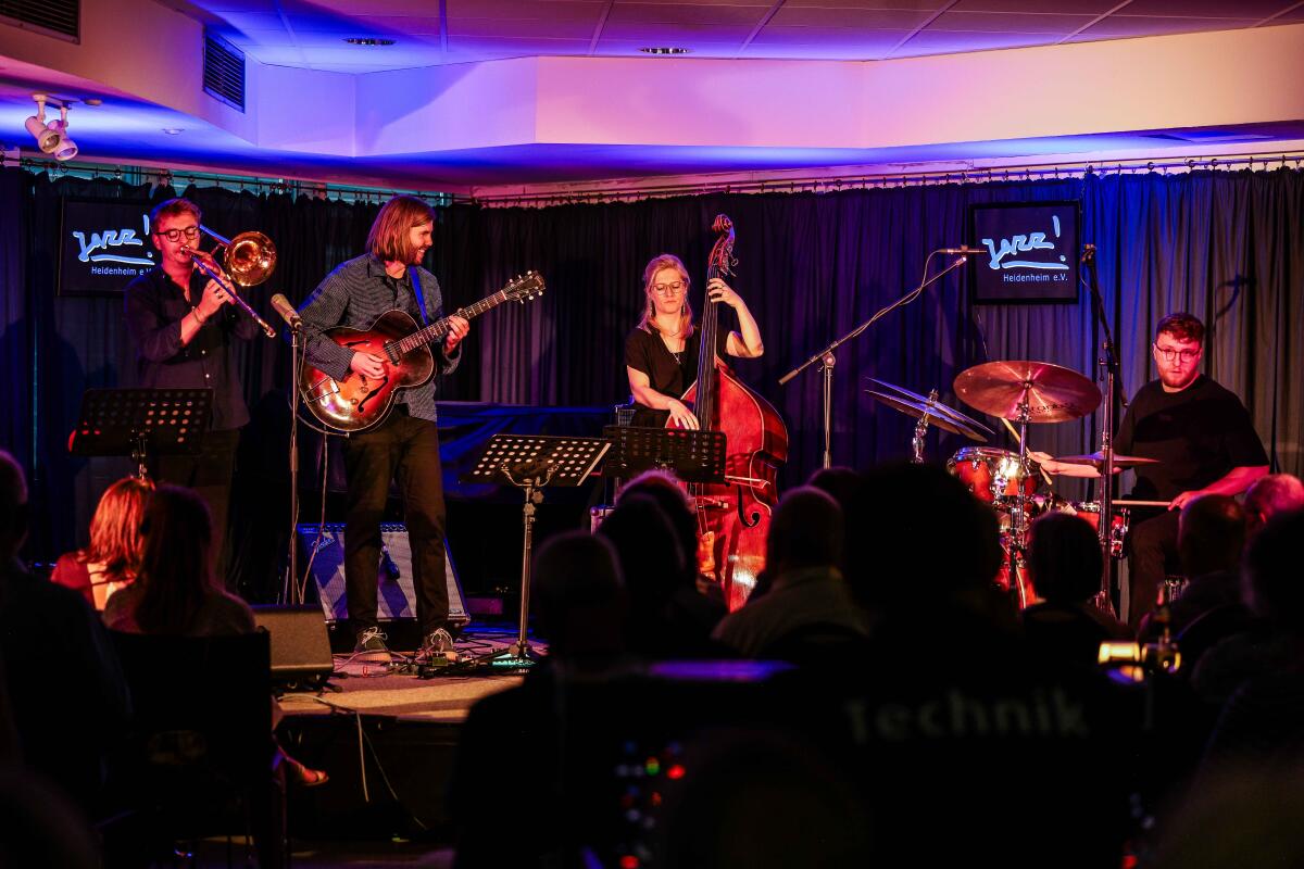 Das Quartett der Brüder Renner beim Konzert von Jazz Heidenheim im Mai 2026. Künftig wird es an diesem Veranstaltungsort, der Alten DHBW, keine Jazzkonzerte mehr geben.