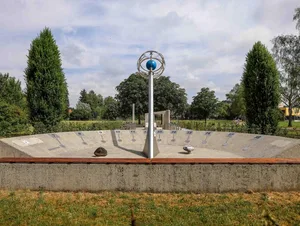 Wolfgang Heinecker, Geschichte, saniert, Sonnen- und Zeitpfad, Schnaitheim, Sonnen und Zeitpfad, Der Sonnen- und Zeitpfad in Schnaitheim hat mehr zu bieten, als auf den ersten Blick erkennbar ist. Wolfgang Heinecker erklärt, was alles hinter der Anlage steckt.