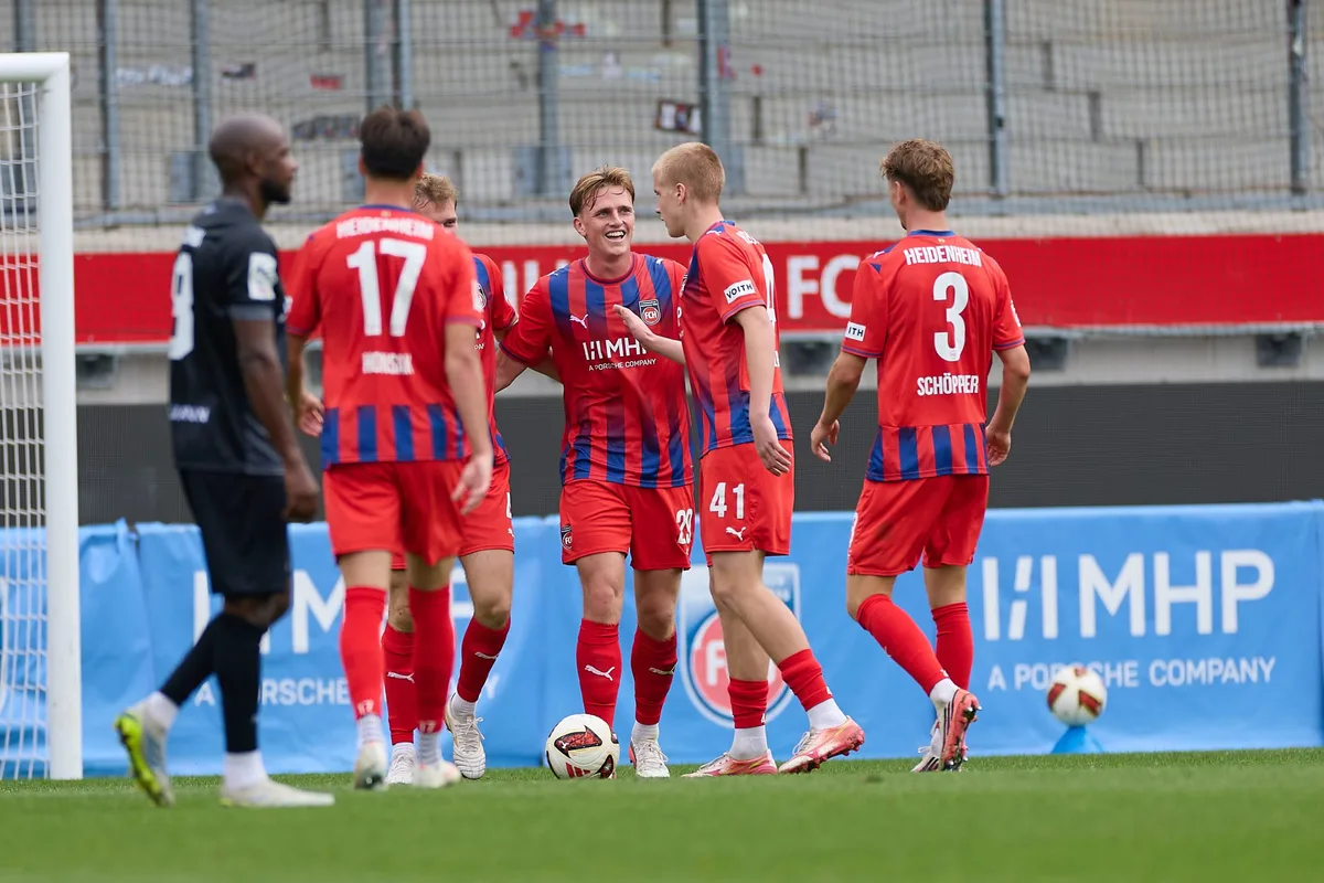 GER, 1. FC Heidenheim 1846 e. V. vs. FC Wuerzburger Kickers, Fussball, Freundschaftsspiele – Herren, Spielzeit 2026/2027, 02.10.2026 Einer der Gewinner der bisherigen Saison: Auch in den Testspielen konnte Mikkel Kaufmann durch Laufbereitschaft überzeugen, gegen die Würzburger Kickers schnürte er einen Doppelpack.