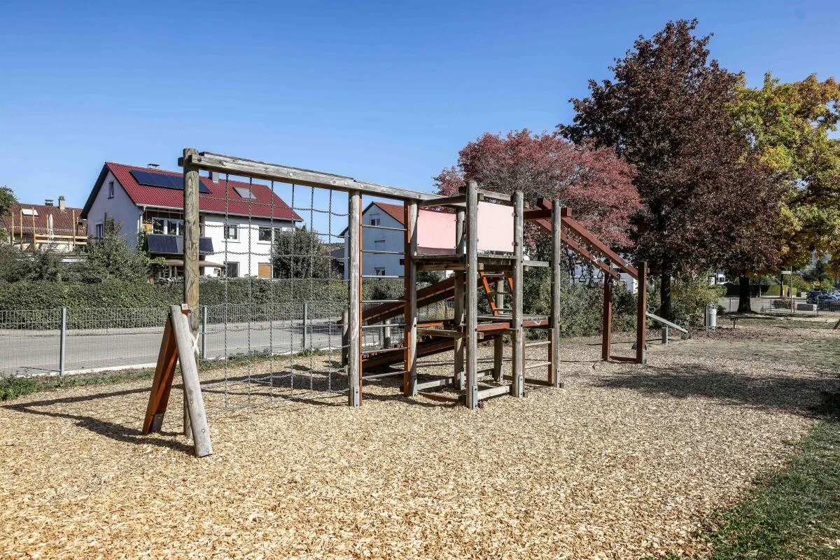 Steinheim, Spielplatz, Tannenweg, Spielgerät, Das Spielgerät auf dem Spielplatz Tannesnweg muss ersetzt werden. Nur: Wie teuer darf dieser Ersatz sein?