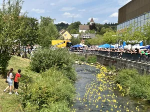 IMG_1173 Hunderte Zuschauer versammelten sich entlang der Rennstrecke, dem Heidenheimer Brenzufer.