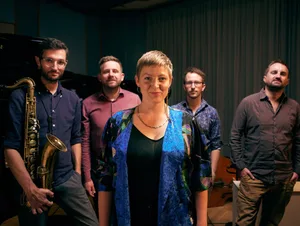 Neben Jazz-Standards widmet sich „Tight Lines“ unter anderem der Interpretation dänischer und nordischer Volkslieder. Neben Jazz-Standards widmet sich „Tight Lines“ unter anderem der Interpretation dänischer und nordischer Volkslieder.