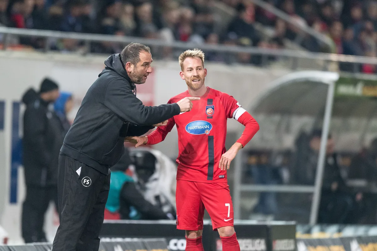 Bald wieder vereint an der Seitenlinie: FCH-Trainer Frank Schmidt (links) und Marc Schnatterer.