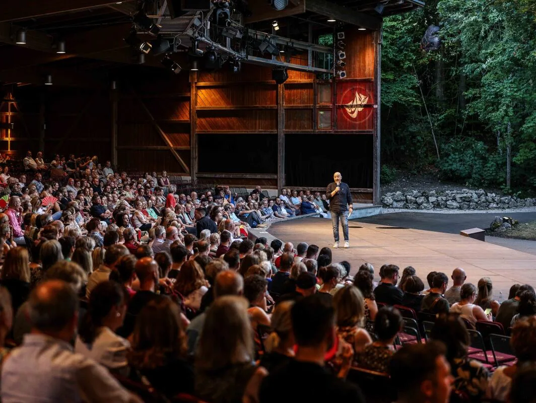 Ob in der Sommerspielzeit 2027 im Naturtheater Heidenheim wieder volles Haus herrschen wird? Die beiden nächstjährigen Stücke dafür stehen fest. Ob in der Sommerspielzeit 2027 im Naturtheater Heidenheim wieder volles Haus herrschen wird? Die beiden nächstjährigen Stücke dafür stehen fest.