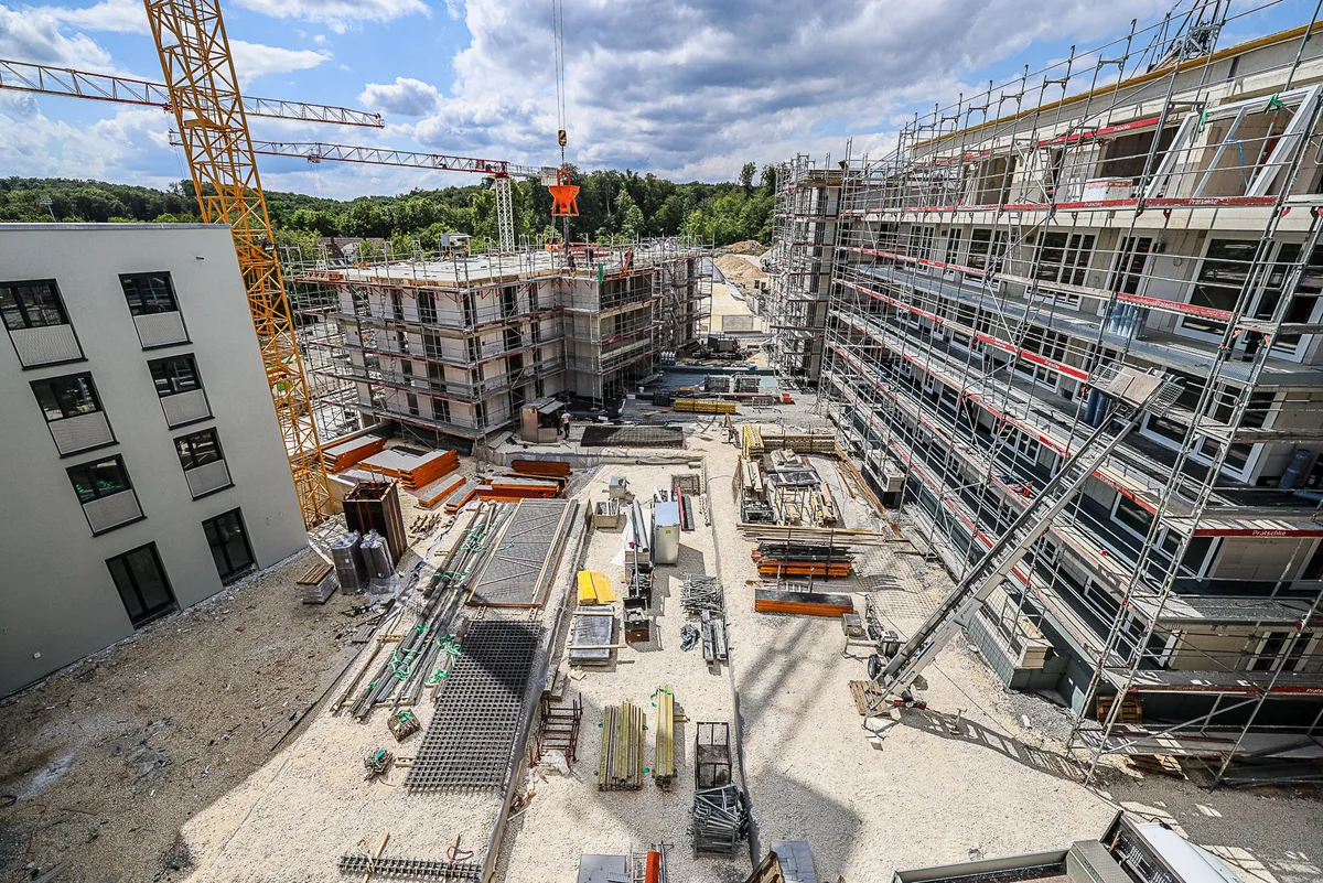Besichtigung der Baustelle Schlosspark Quartier. Fotos: Rudi Penk