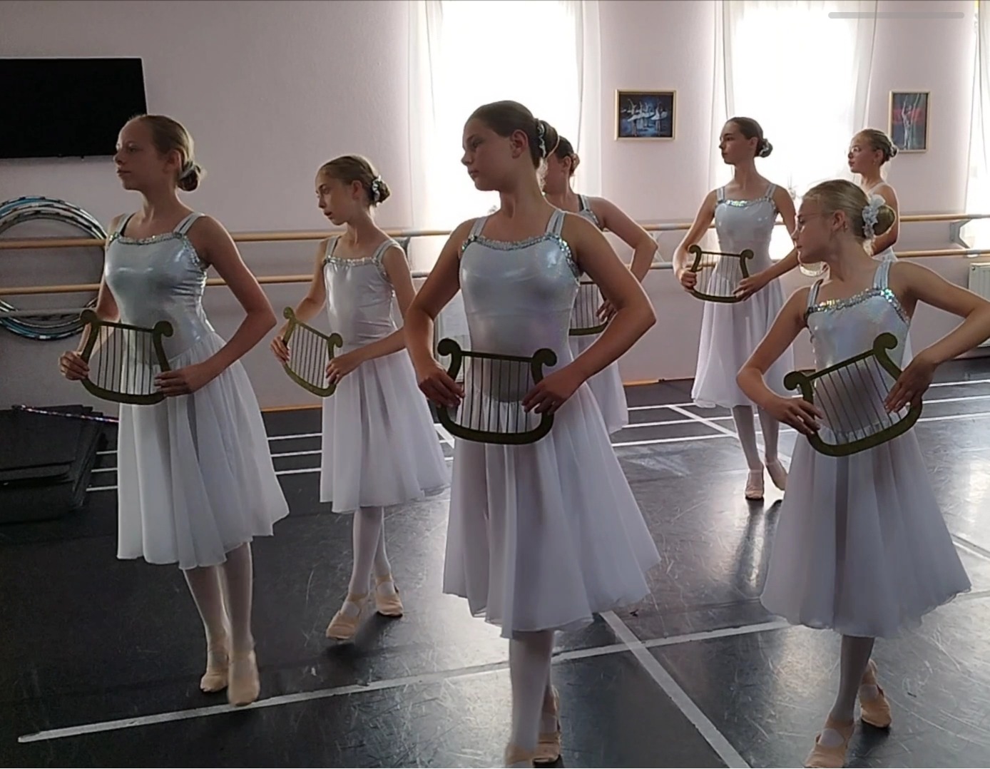 Die Schülerinnen der Ballettschule Schul proben eifrig für ihre Aufführung im Konzerthaus Heidenheim.