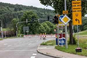 Söhnstetten, Sanierung, B466, Sontheimer Wirtshäusle, Ortsende, Söhnstetten, Sperrung, Wie ausgeschildert, wird der Verkehr ab dem Sontheimer Wirtshäusle in Richtung Gerstetten und Gussenstadt umgeleitet.