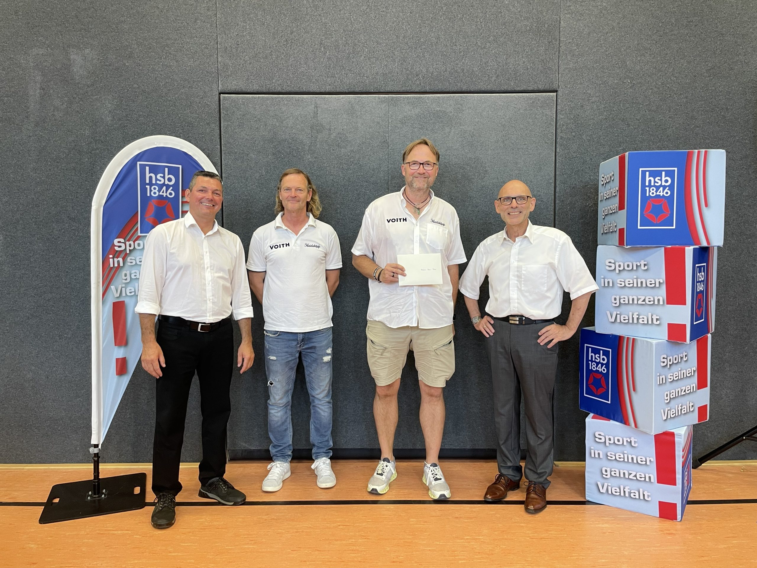 Freuen sich über den Hanne-Rau-Preis für die Baseballabteilung (von links): stellvertretender HSB-Vorsitzender Max Plitz, Heideköpfe-Manager Klaus Eckle, Abteilungsleiter Thomas Kess und HSB-Vorsitzender Jörg Schneider.  
