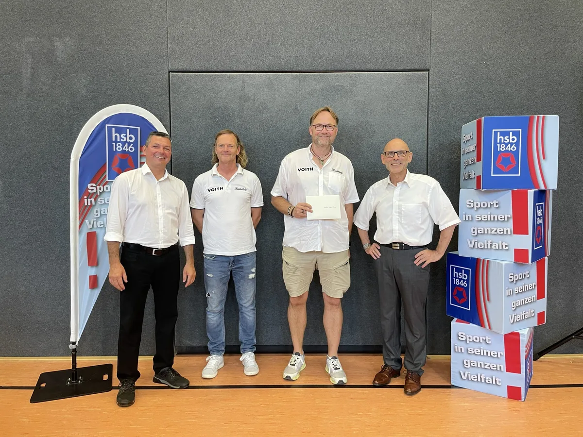 Freuen sich über den Hanne-Rau-Preis für die Baseballabteilung (von links): stellvertretender HSB-Vorsitzender Max Plitz, Heideköpfe-Manager Klaus Eckle, Abteilungsleiter Thomas Kess und HSB-Vorsitzender Jörg Schneider.  