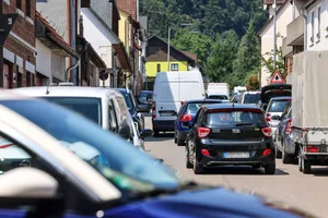 Heidenheim, Steigstraße, Verkehr, In der Schnaitheimer Steigstraße herrscht Verkehrschaos. Das betrifft vor allen Dingen die Bewohner des Hagen.