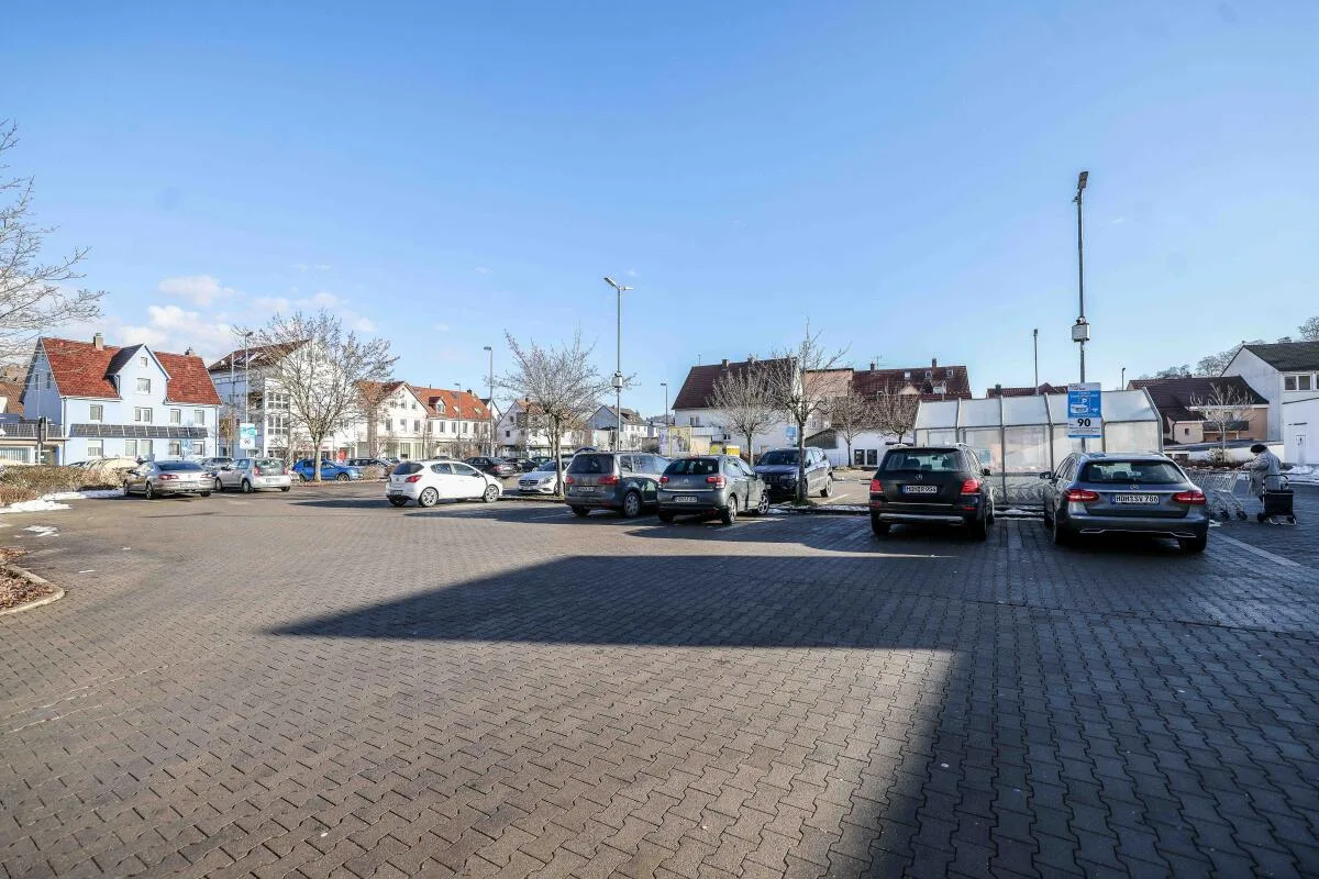 Auf dem Netto-Parkplatz an der Darwinstraße in Heidenheim entbrannte der Streit, der im Mittelpunkt der Verhandlung am Amtsgericht steht. verhandelt wird. Auf dem Netto-Parkplatz an der Darwinstraße in Heidenheim entbrannte der Streit, der im Mittelpunkt der Verhandlung am Amtsgericht steht.