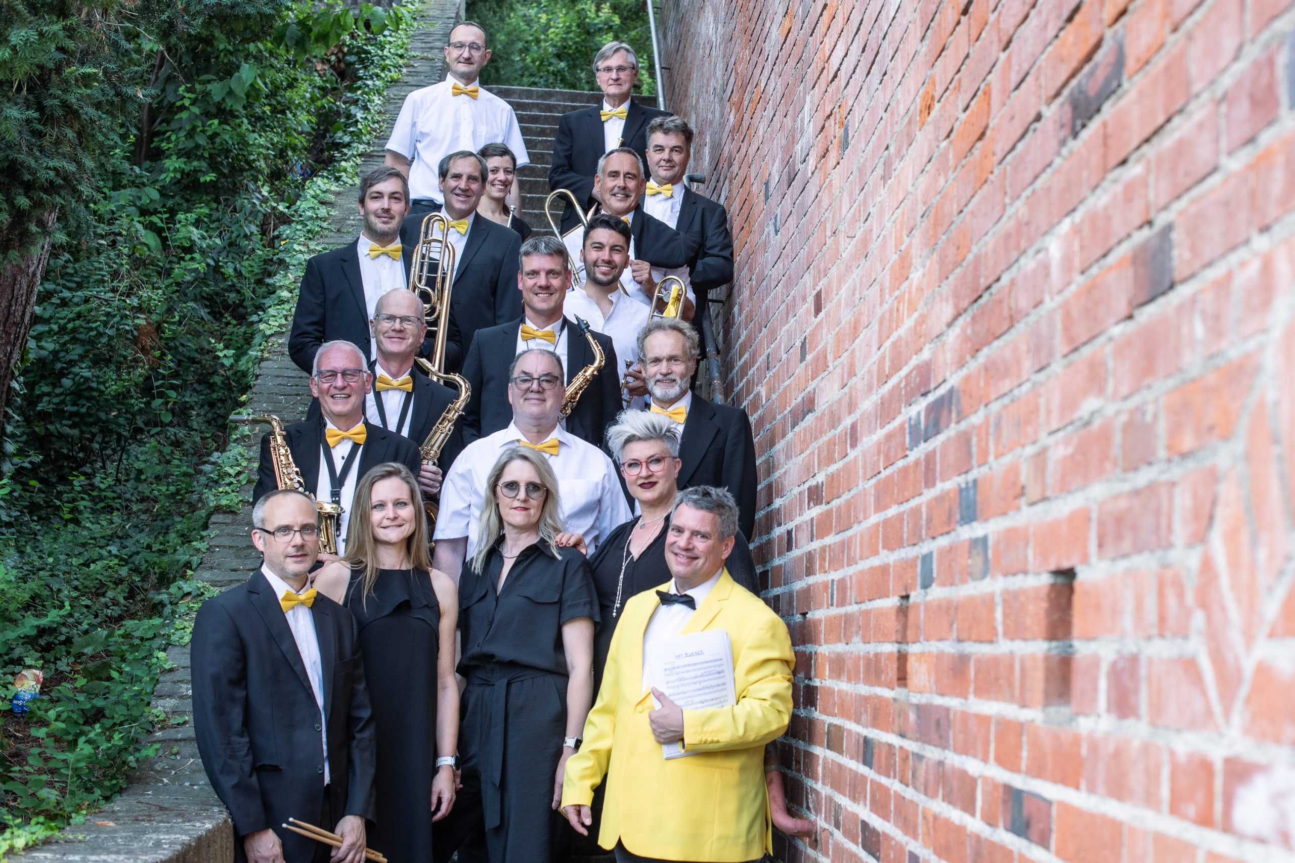 Schwarz, Gelb und ein buntes Repertoire: Die Big Band Ulm spielt erstmals bei „Kultur an der Mauer“.