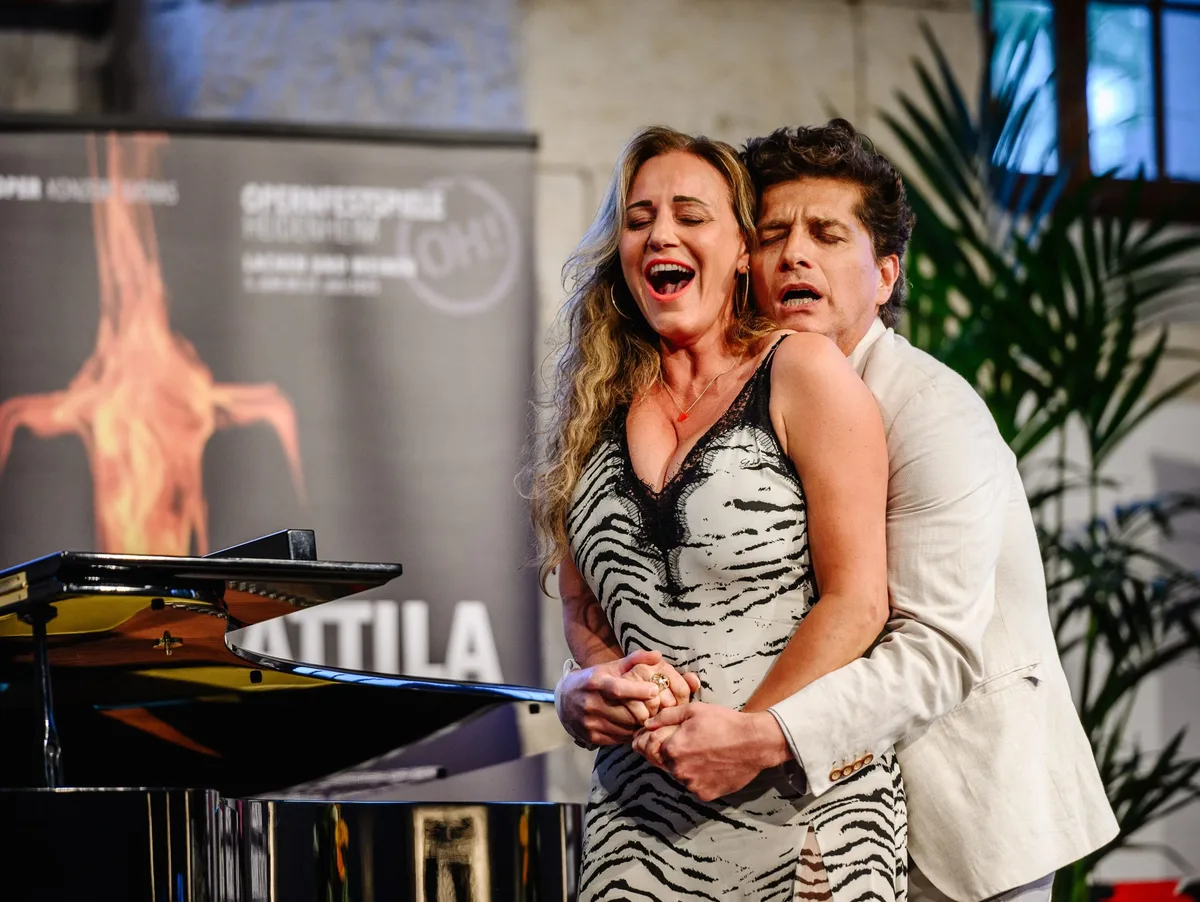 Solistinnen und Solisten der Opernfestspiele Heidenheim sind in Königsbronn hautnah zu erleben.