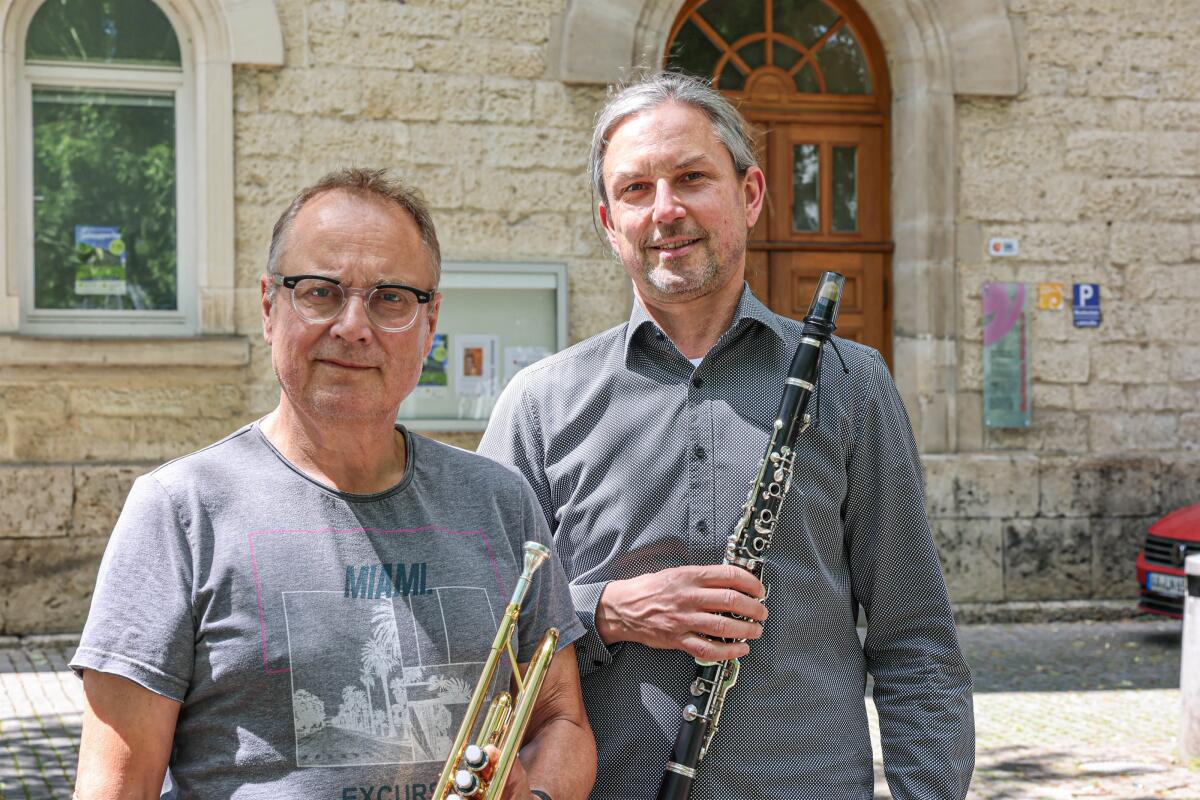 Stefan Blank (rechts) beerbt Jürgen Degeler als Dirigent beim Städtischen Blasorchester Heidenheim.