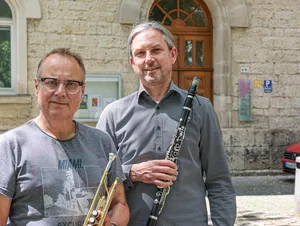 Stefan Blank (rechts) beerbt Jürgen Degeler als Dirigent beim Städtischen Blasorchester Heidenheim. Stefan Blank (rechts) beerbt Jürgen Degeler als Dirigent beim Städtischen Blasorchester Heidenheim.