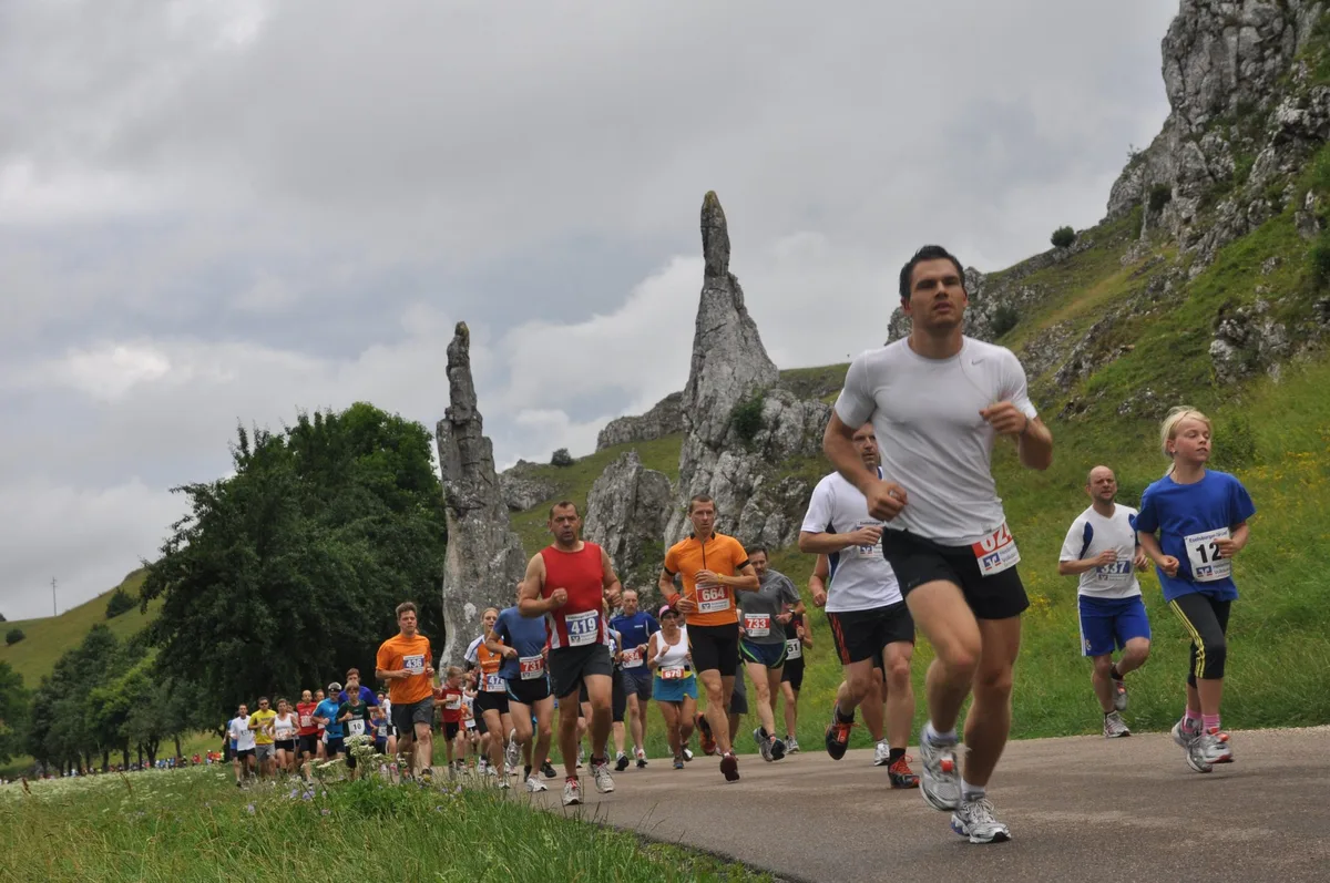 Vorfreude auf den Eselsburger-Tal-Lauf: Für die Läuferinnen und Läufer geht es auch in diesem Jahr vorbei an den spektakulären Formationen an der Strecke.  