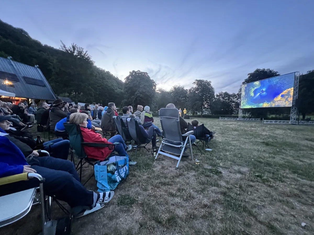 Abends verwandelte sich das Gelände der Höhlen-Erlebniswelt
in eine große Open-Air-Bühne.