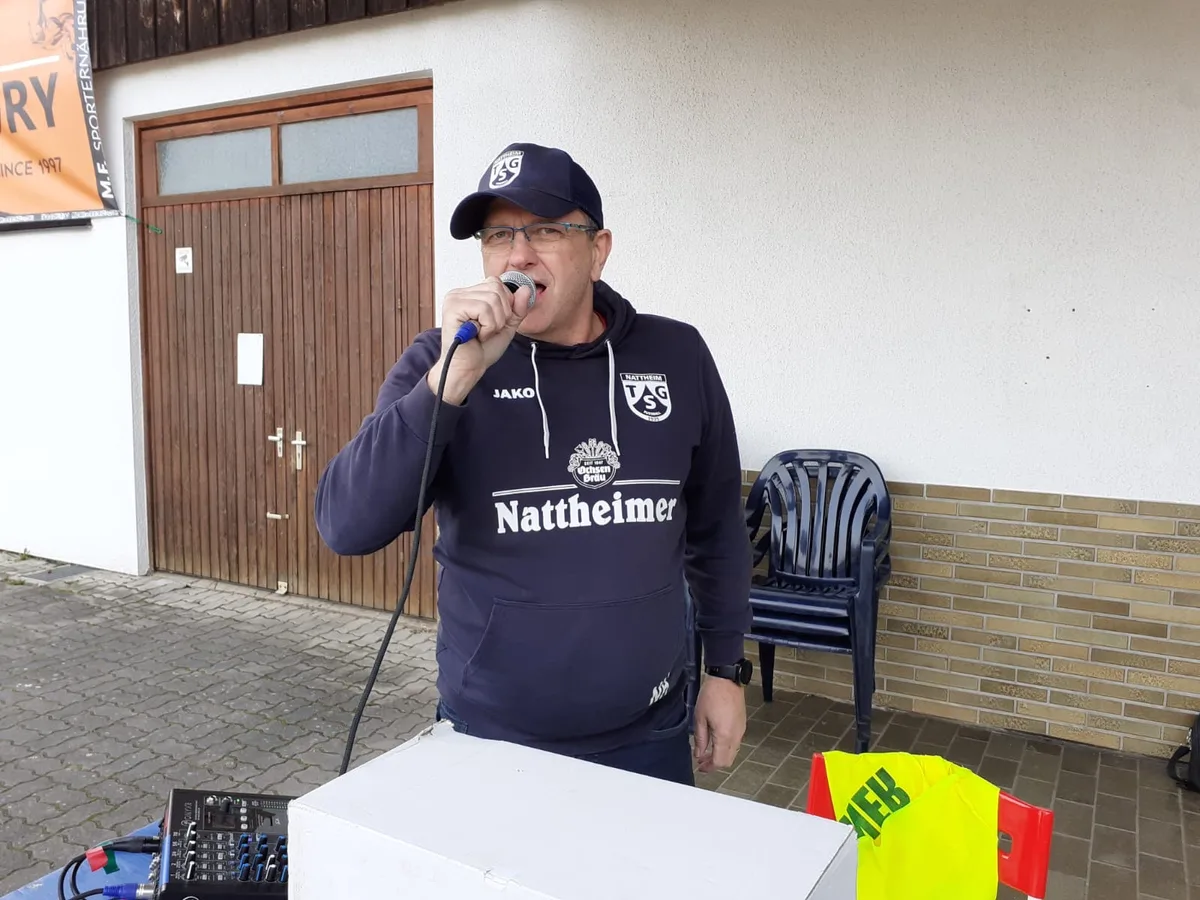 Auch als Stadionsprecher nimmt Norbert Hochholzner bei der TSG Nattheim eine wichtige Position ein.
