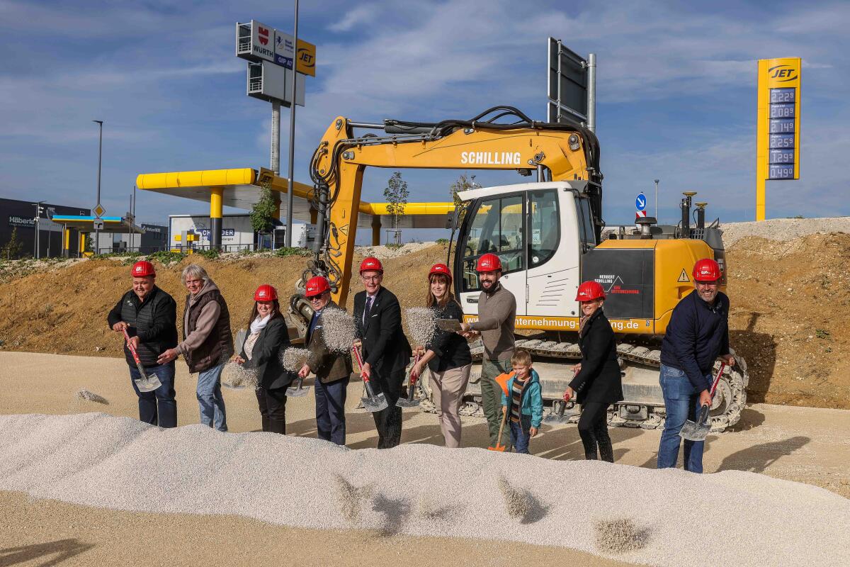 Spatenstich für „JuSt by Bengelmann“ im Industriepark A7. Schon im Frühjahr soll die neue Bäckerei mit Café, Patisserie und Tagesgastronomie eröffnen. 