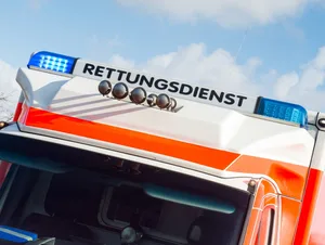 Rettungsdienst Der Rettungsdienst auf dem Weg zum Einsatz, Symbolfoto.