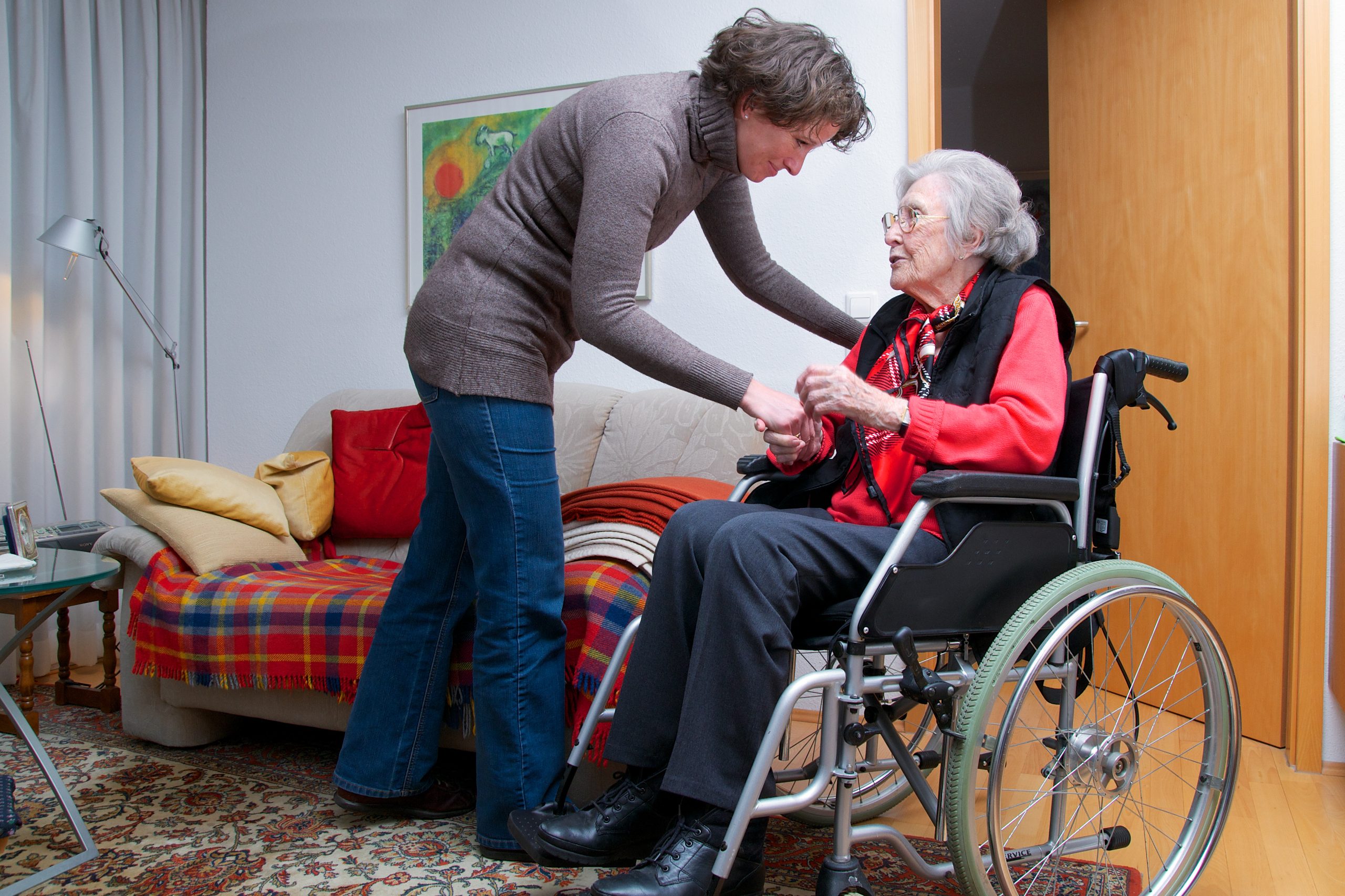 Die Mitarbeiterinnen und Mitarbeiter des ambulanten Betreuungsdienstes „Dahoim isch oifach schee“ kümmern sich um Pflegebedürftige zuhause. 