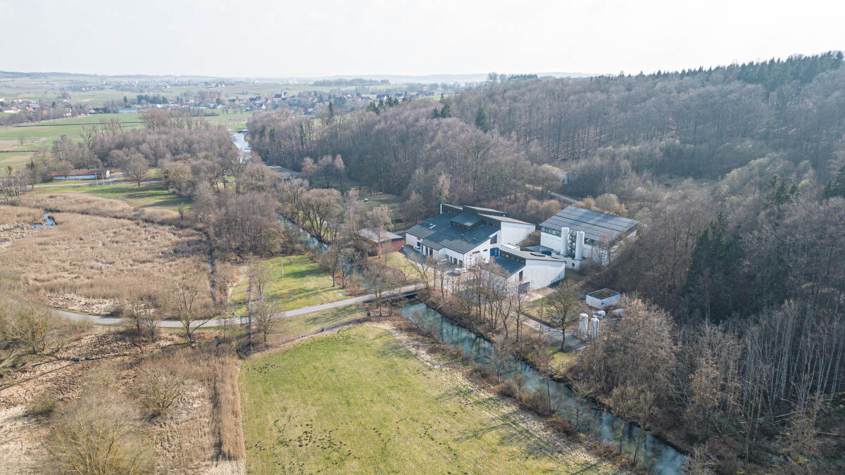 Das Egauwasserwerk bietet nicht nur durch sein Quellwasser einen wichtigen Teil der Wasserversorgung, sondern wird durch den geplanten Solarpark auch ein energietechnischer Leistungsträger des Unternehmens.