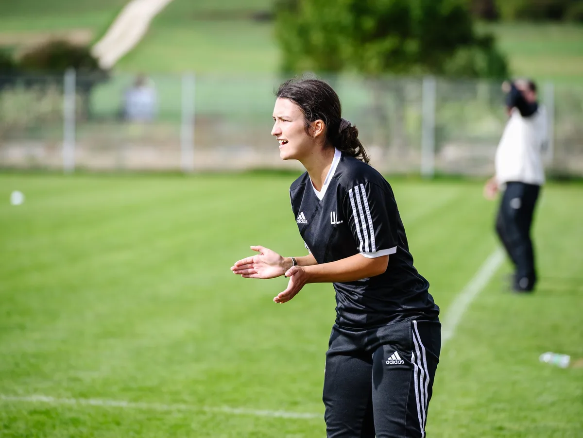 Frauenfußball: TV Steinheim – SG Hohenmemmingen/Sontheim Antreiberin an der Seitenlinie: Vanessa Lindner ist neue Trainerin beim TV Steinheim.