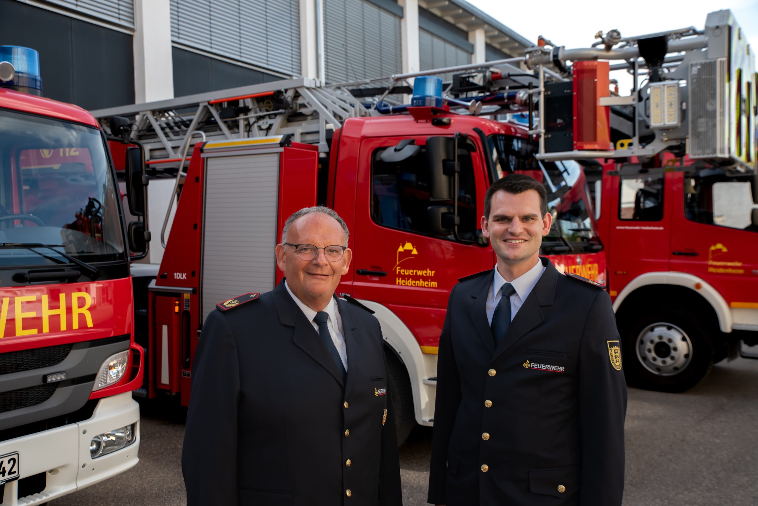 Zwei von vier Personen im Landkreis Heidenheim, die goldene Knöpfe an ihrer Feuerwehr-Uniform tragen, haben den selben Nachnamen: Frank und Daniel Ratter. 