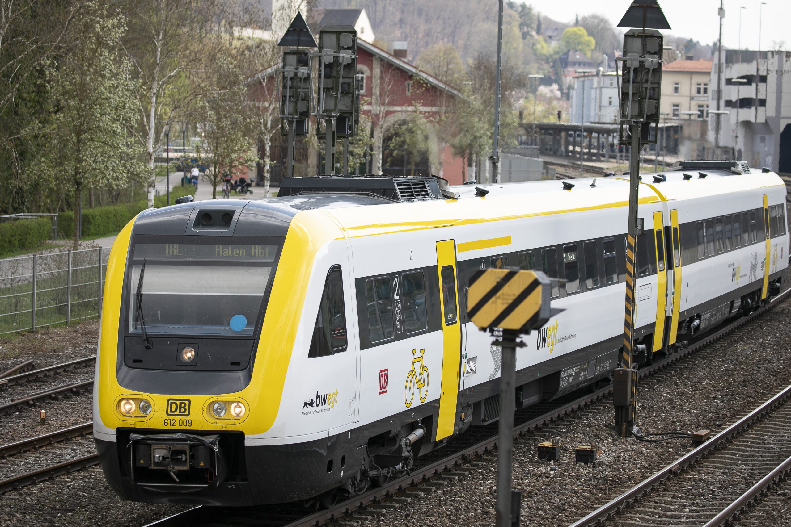 Bis auf der gesamten Brenzbahn wieder ungehindert Züge verkehren, dauert es noch einige Tage. 