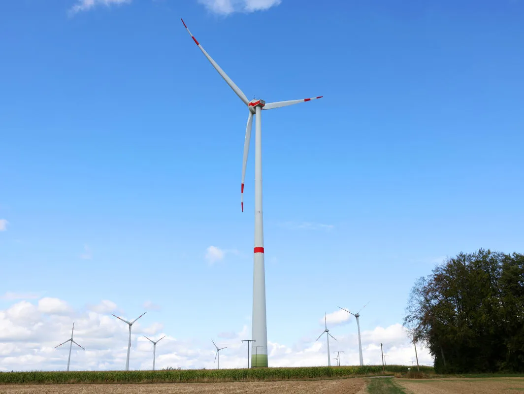 Schenkwindrad Neuselhalden: So läuft es fünf Jahre nach der Einweihung, Standort Das Schenkwindrad im Windpark zwischen Neuselhalden und Gnannenweiler.
