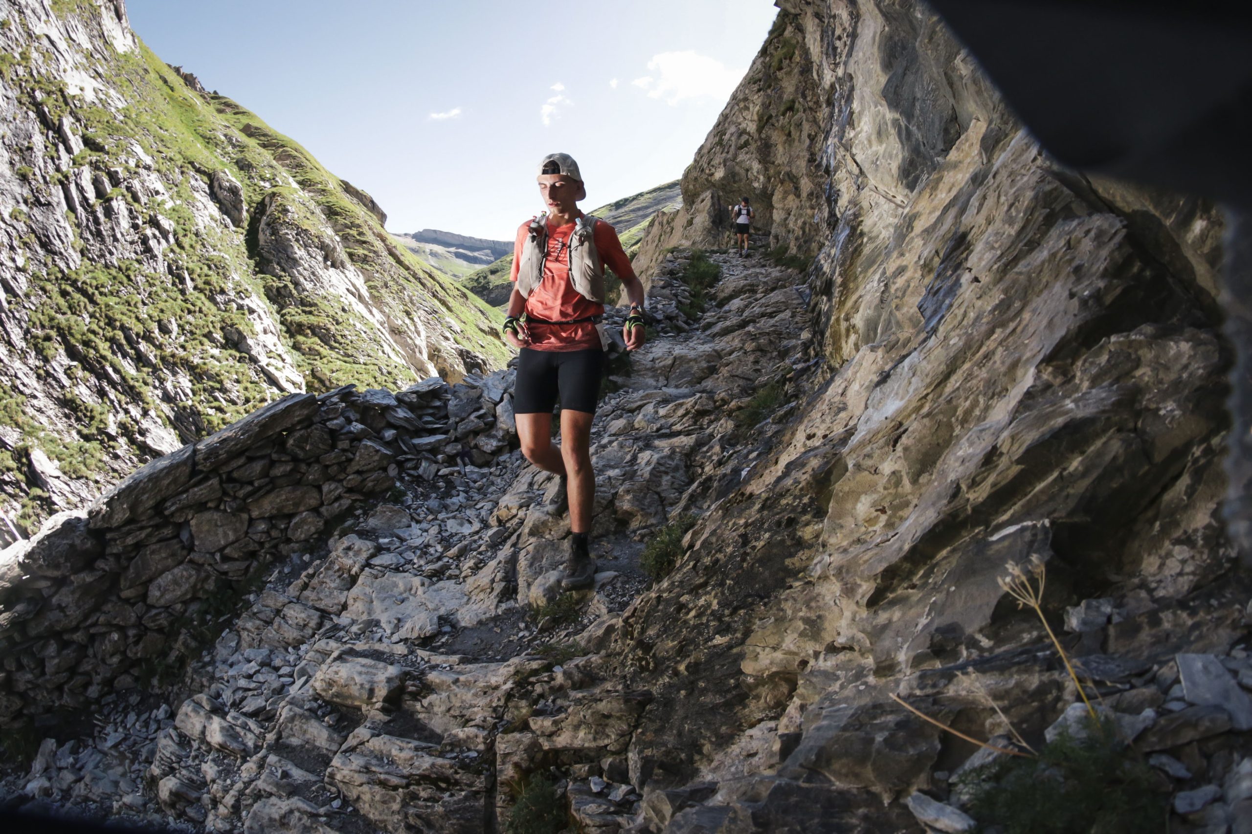 Traumhafte Bergkulisse und fordernde Wege: Sandro Nicoletti kam in den französischen Alpen an seine körperlichen Grenzen.