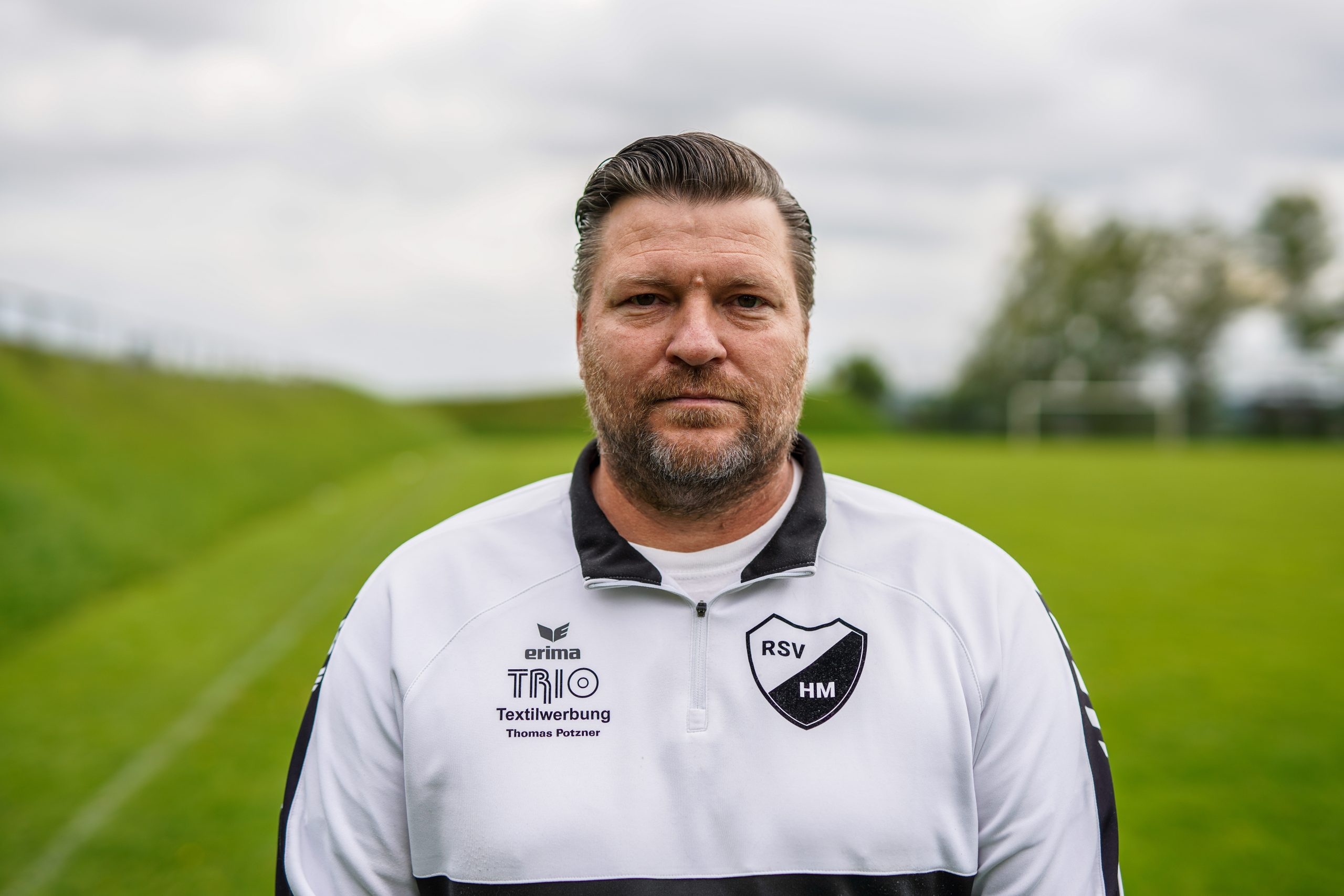 Markus Maier, hier im Mai 2023, trainiert wieder die Fußballerinnen der Spielgemeinschaft Hohenmemmingen/Sontheim.