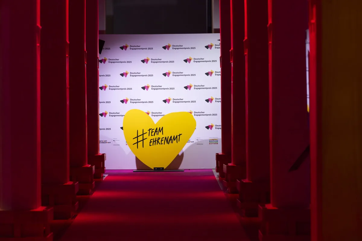 Nach der Auszeichnung mit dem Engagementpreis der Stadt Heidenheim haben die Seniorenakademie Heidenheim und die Heidenheimer Tafel nun die Chance auf den Deutschen Engagementpreis 2026.