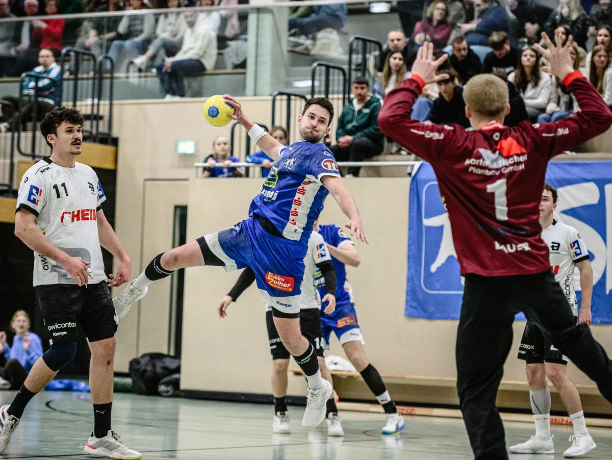Handball: SHB gegen Deizisau In Aktion: Rene Kraft, Kapitän der Verbandsliga-Handballer der Spielgemeinschaft Herbrechtingen/Bolheim – hier in der vergangenen Saison gegen Deizisau.