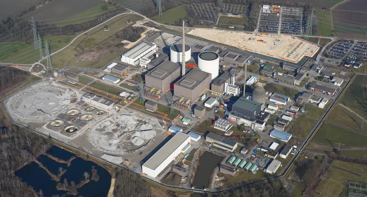 Das Gelände des ehemaligen AKW Gundremmingen: Dort, wo fast 40 Jahre lang Strom aus Kernenergie erzeugt wurde, soll nach dem Wunsch der bayerischen Staatsregierung in rund 15 Jahren Deutschlands erstes kommerzielles Fusionskraftwerk ans Netz gehen.