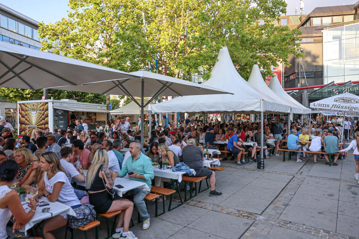 Das Küferfest Anfang August 2026 wurde erstmals von „Mahlzeit! Events“ organisiert. Die Firma aus Neu-Ulm löste das Veranstaltungsunternehmen von Kai Motzygemba ab. 