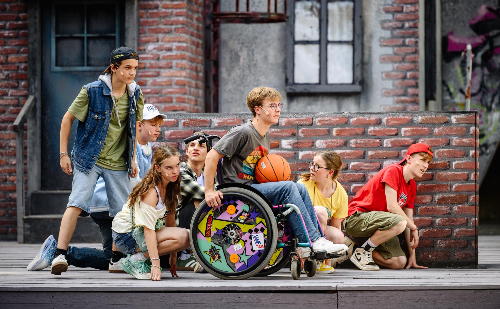 Premiere von „Vorstadtkrokodile“ im Naturtheater Heidenheim.
