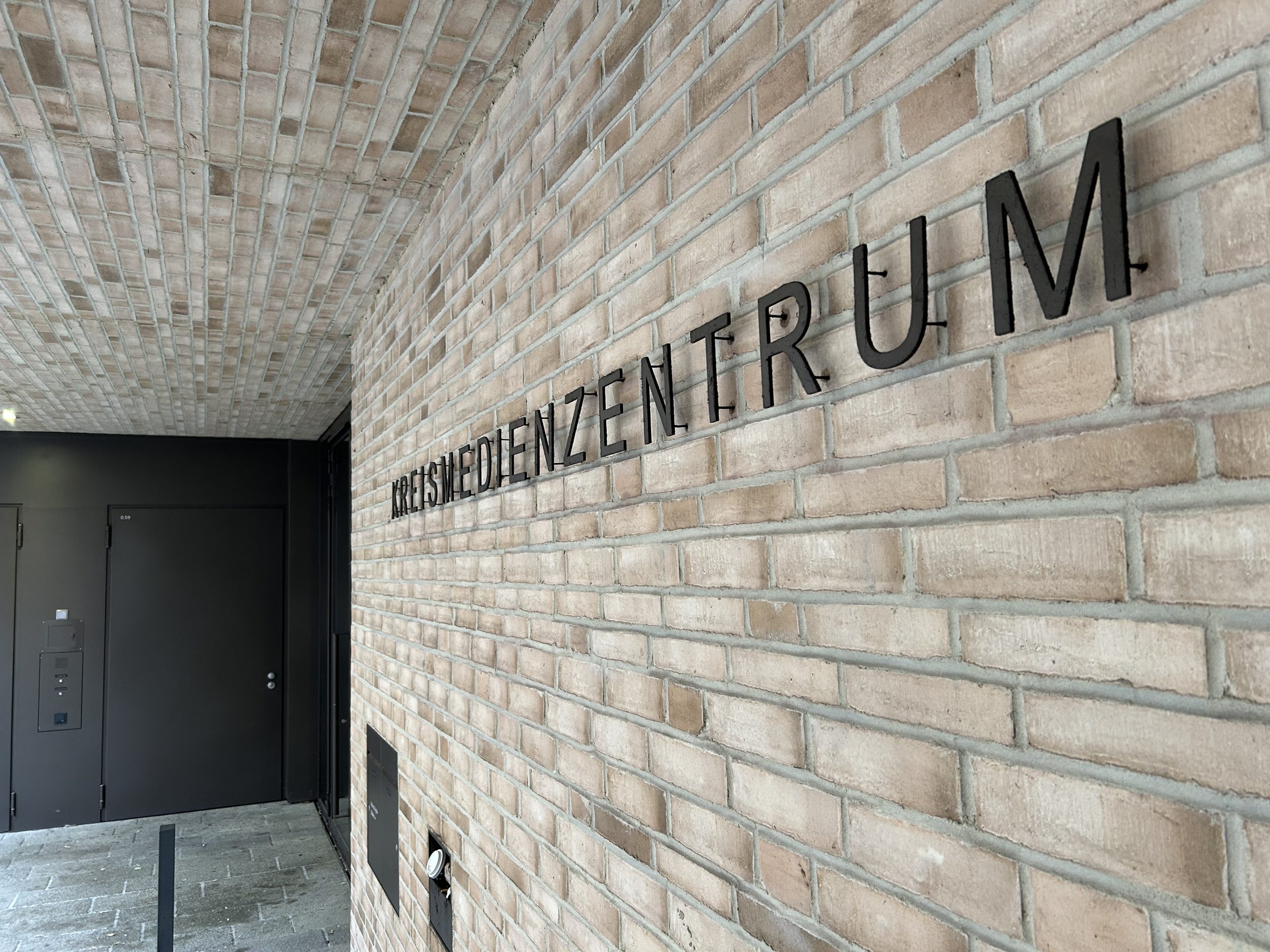 In Heidenheim ist das Kreismedienzentrum in den Räumlichkeiten der Stadtbibliothek angesiedelt.
