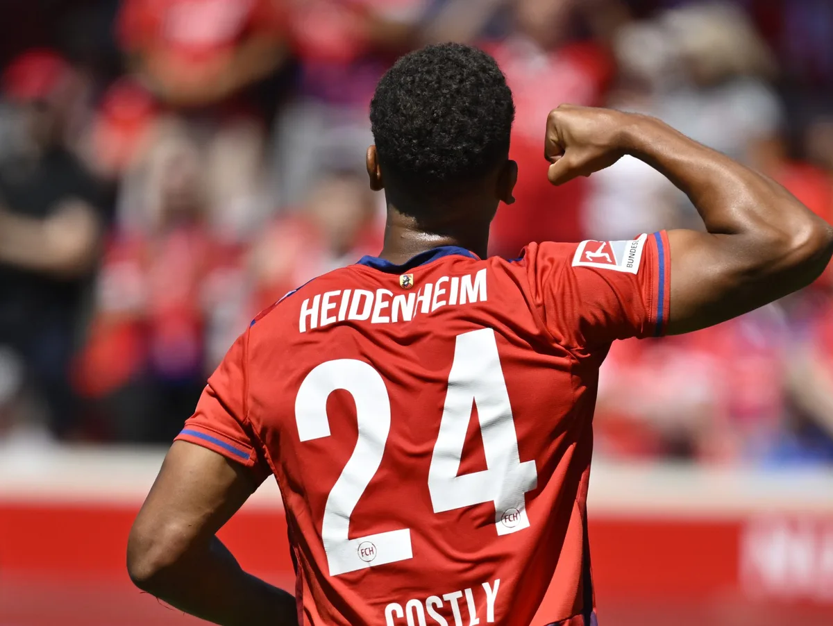 Die Nummer 24 jubelt: Marcel Costly nach seinem Treffer zum 2:1 für den 1. FC Heidenheim gegen den VfL Osnabrück.