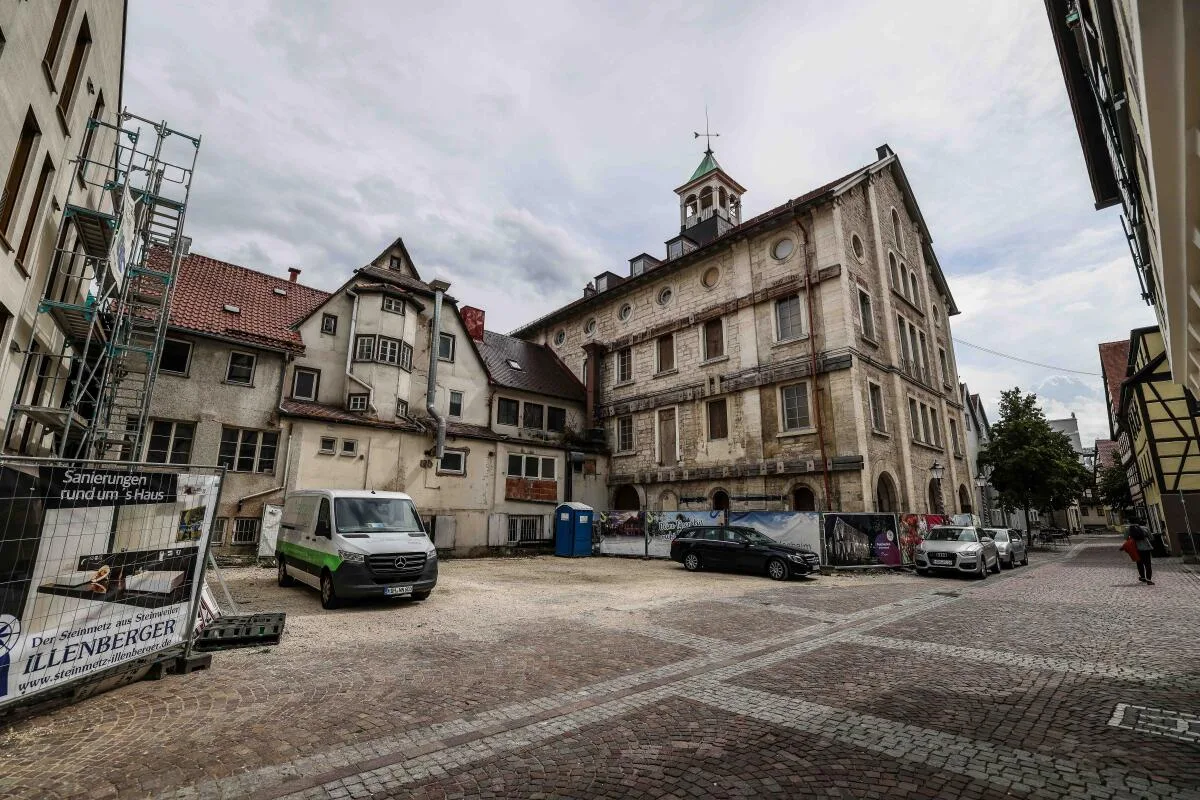 Das ehemalige Café Sonnleitner und das Rager-Haus sollen von der Hinteren Gasse aus abgebrochen werden, weil hier ausreichend Raum vorhanden ist.
