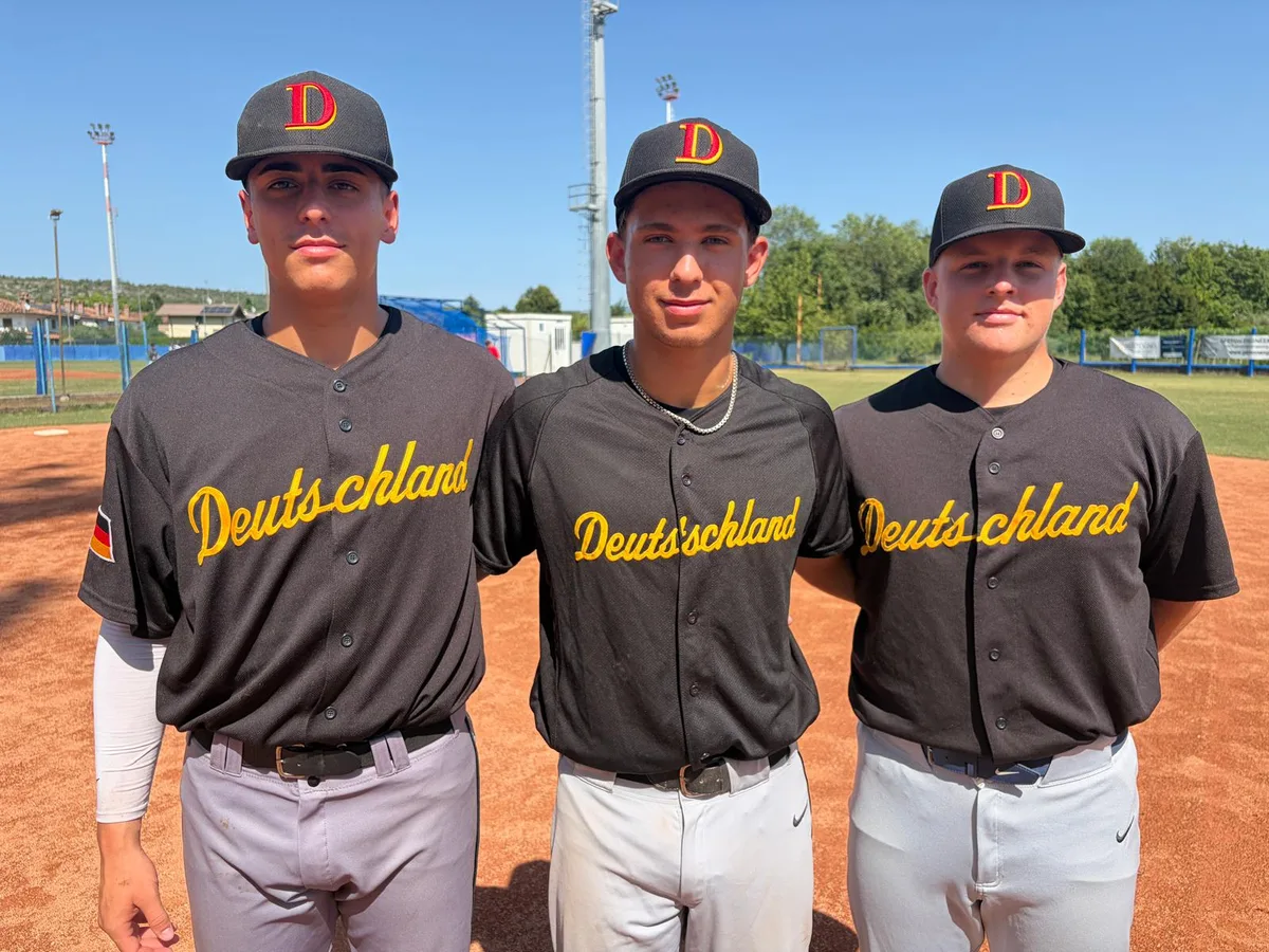 Die Heideköpfe-Nachwuchsspieler Samuel Redle, Noel Kavak und Samuel Gühring (von links) wurden mit der deutschen U-18-Nationalmannschaft Vize-Europameister.