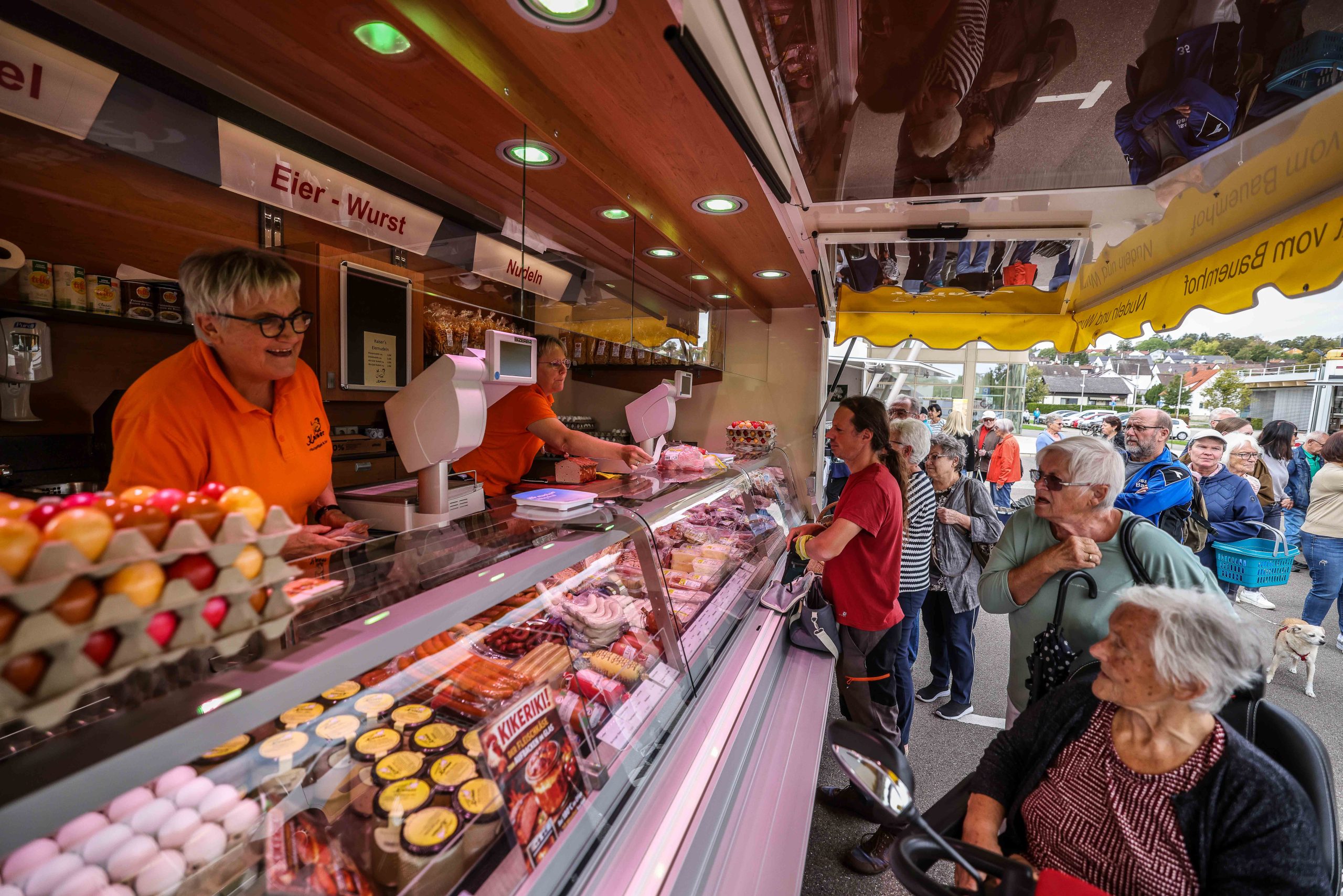 Viele Kunden beim doppelten Jubiläum: Den Wochenmarkt gibt es in Herbrechtingen seit 45 und den Bauernmarkt seit 30 Jahren. 