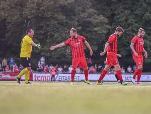 FCH-Traditionsmannschaft spielt bei der TSG Giengen Da kommt Freude auf: Die Traditionsmannschaft des 1. FC Heidenheim (links Torhüter Denis Baum und Marc Schnatterer) tritt am Sonntag beim VfL Gerstetten an.